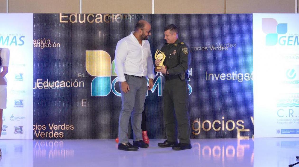 El Director de la C.R.A., Jesús León Insignares, y el Comandante de Policía Atlántico, Coronel Henry Jiménez.