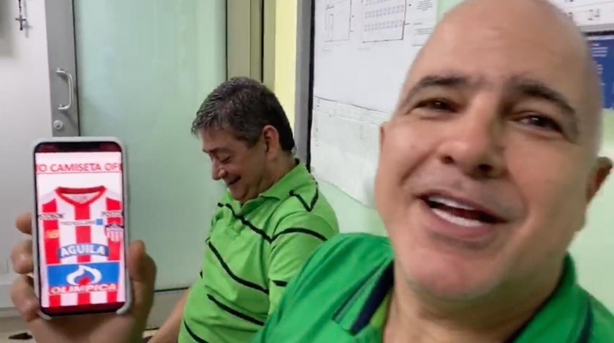 El empresario Christian Daes haciendo el anuncio.