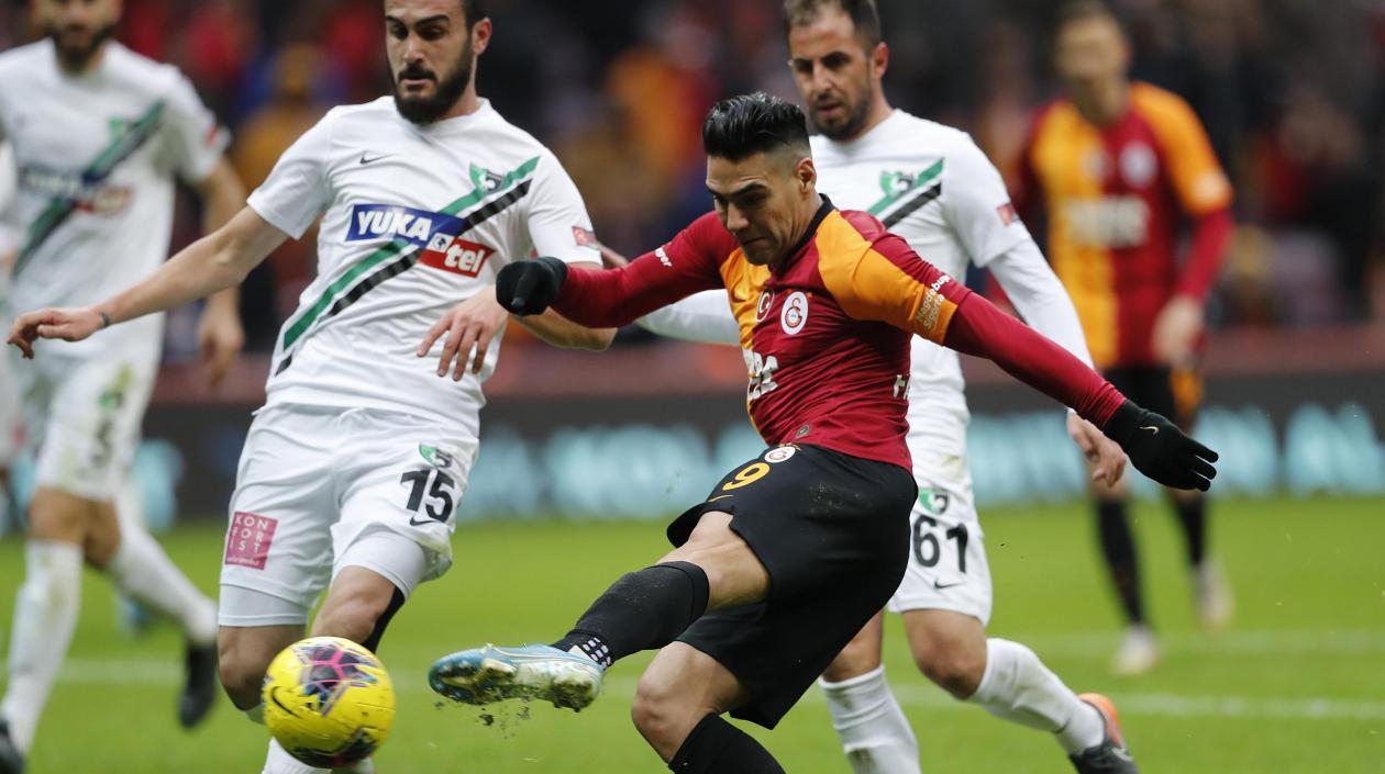 Falcao García en la acción de gol. 