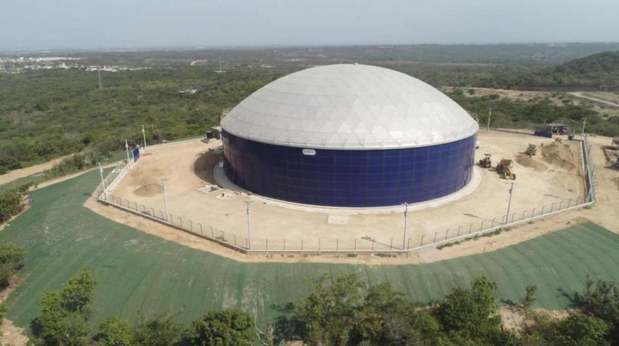 El megatanque 7 de Abril.