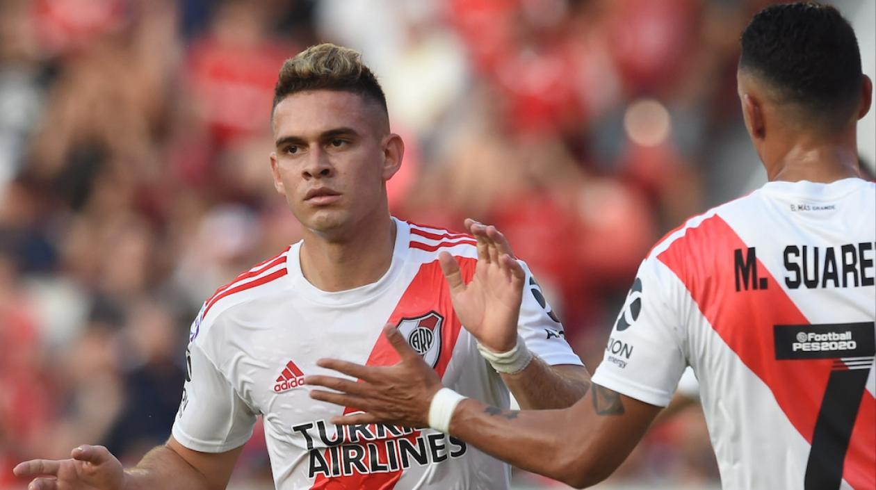 Rafael Santos Borré festejando.