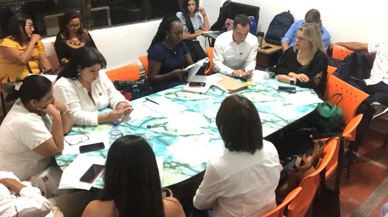 El Consejo Académico en sesión extraordinaria.