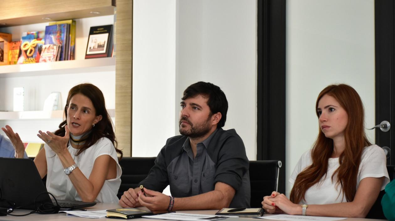 Juliana Pungiluppi, Jaime Pumarejo y Silvana Puello.
