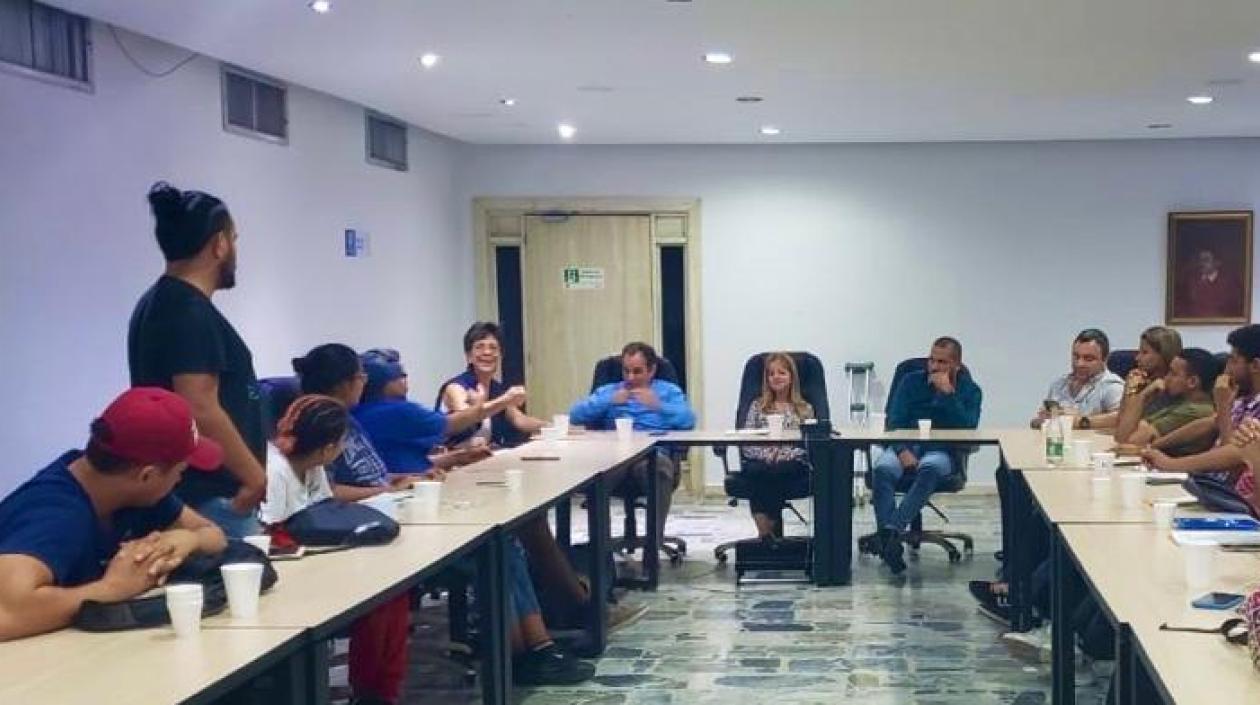 Reunión de la Gobernadora con Estudiantes.