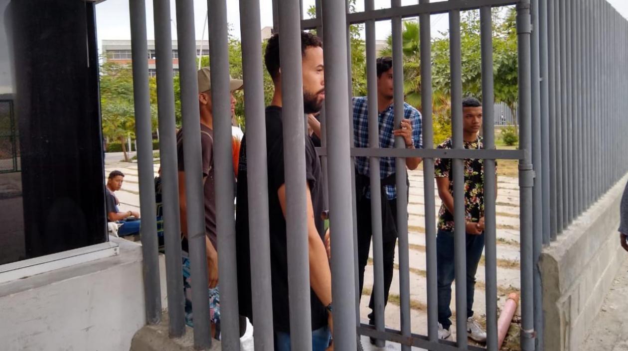 Tomistas siguen en paro.