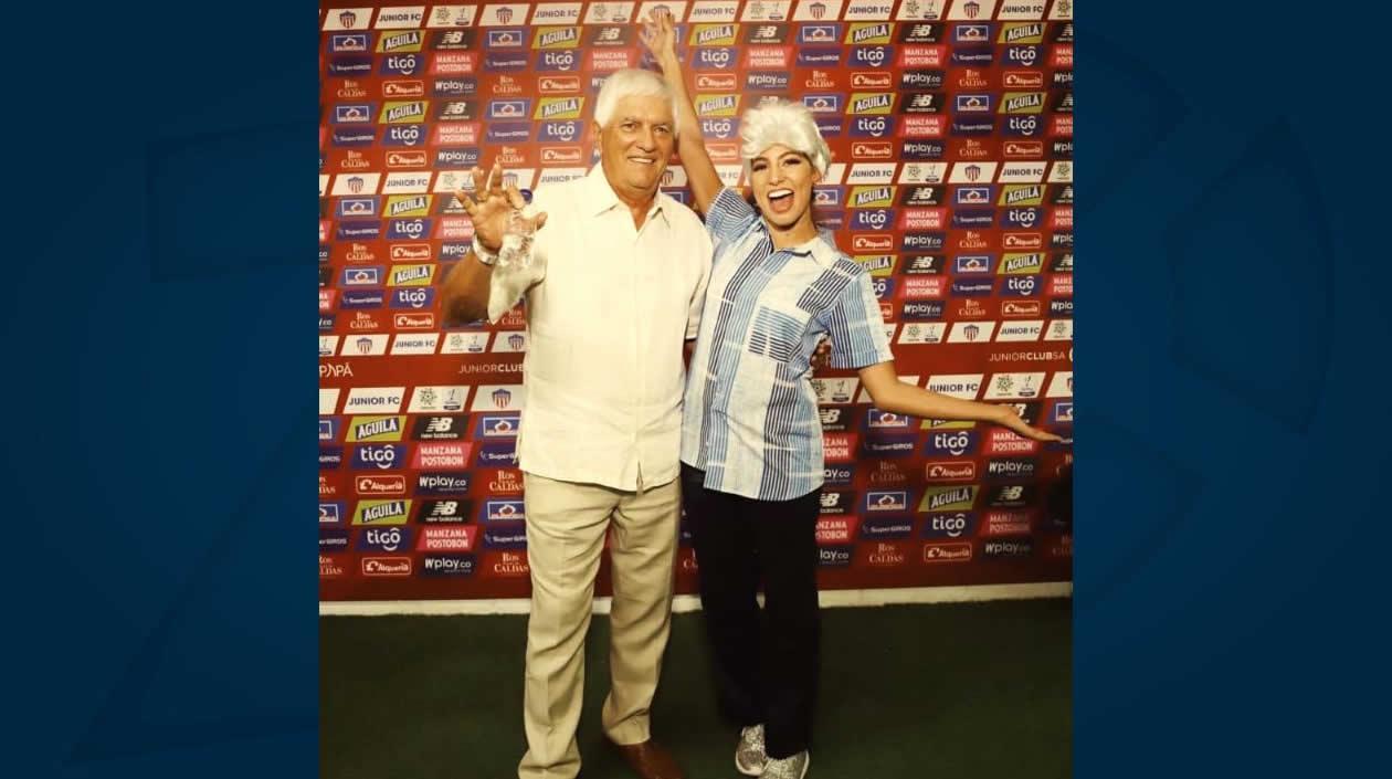 La Reina Isabella con el Técnico Julio Comesaña.