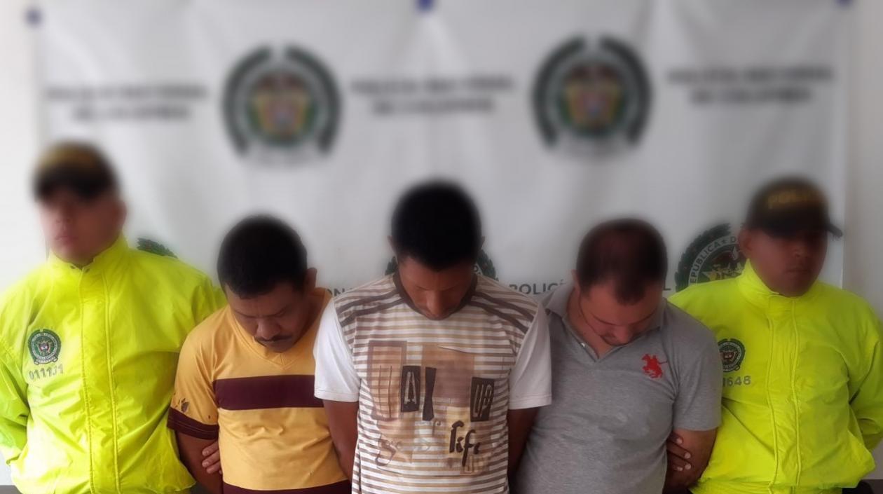 Los tres capturados fueron puestos a disposición de la Fiscalía.