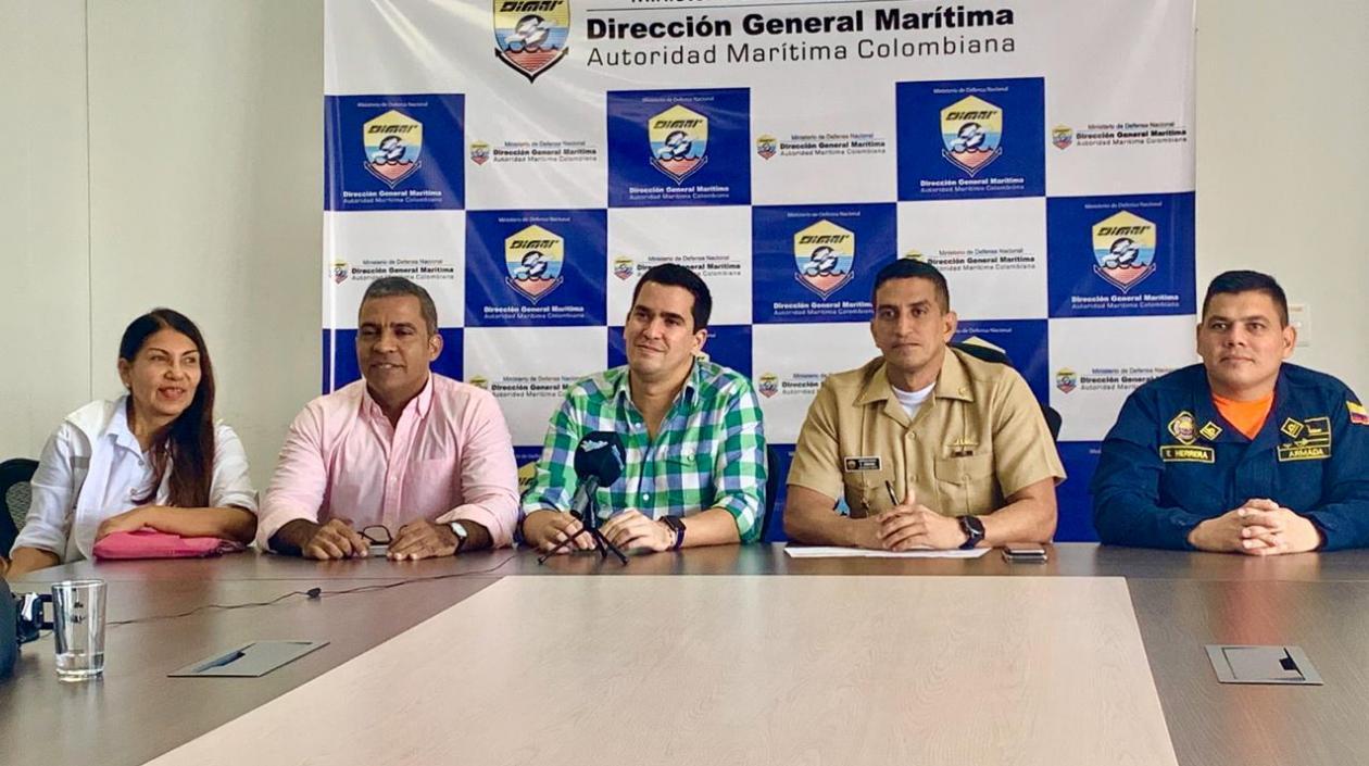 Funcionarios de la Dimar.