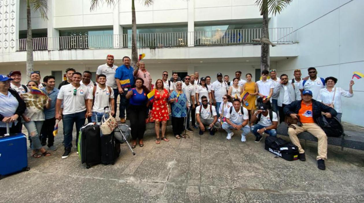 Delegación de Colombia a su llegada a Puerto Rico. 