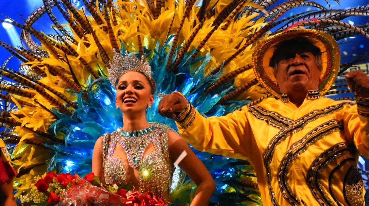 La Reina de la 44, Andrea Henríquez y el Rey Momo, Robinsón Albor.