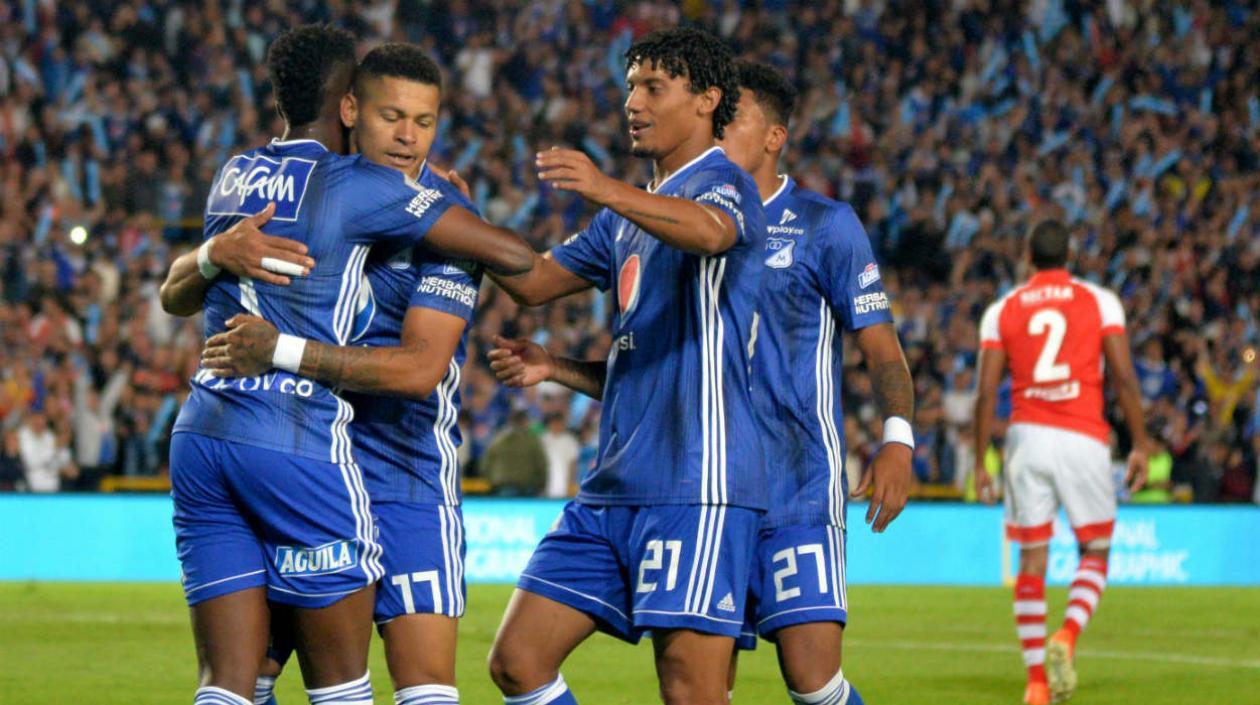Millonarios celebra tras una anotación. 