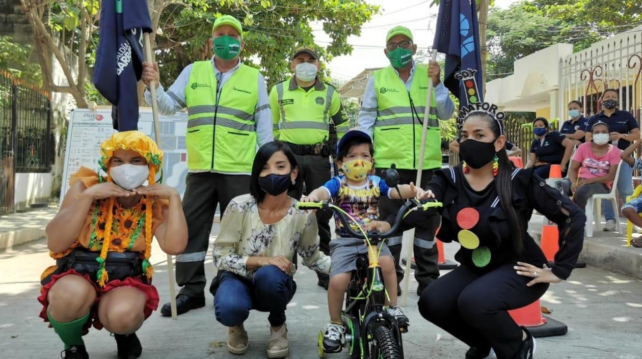 Participantes de la actividad Tránsito a tu barrio.