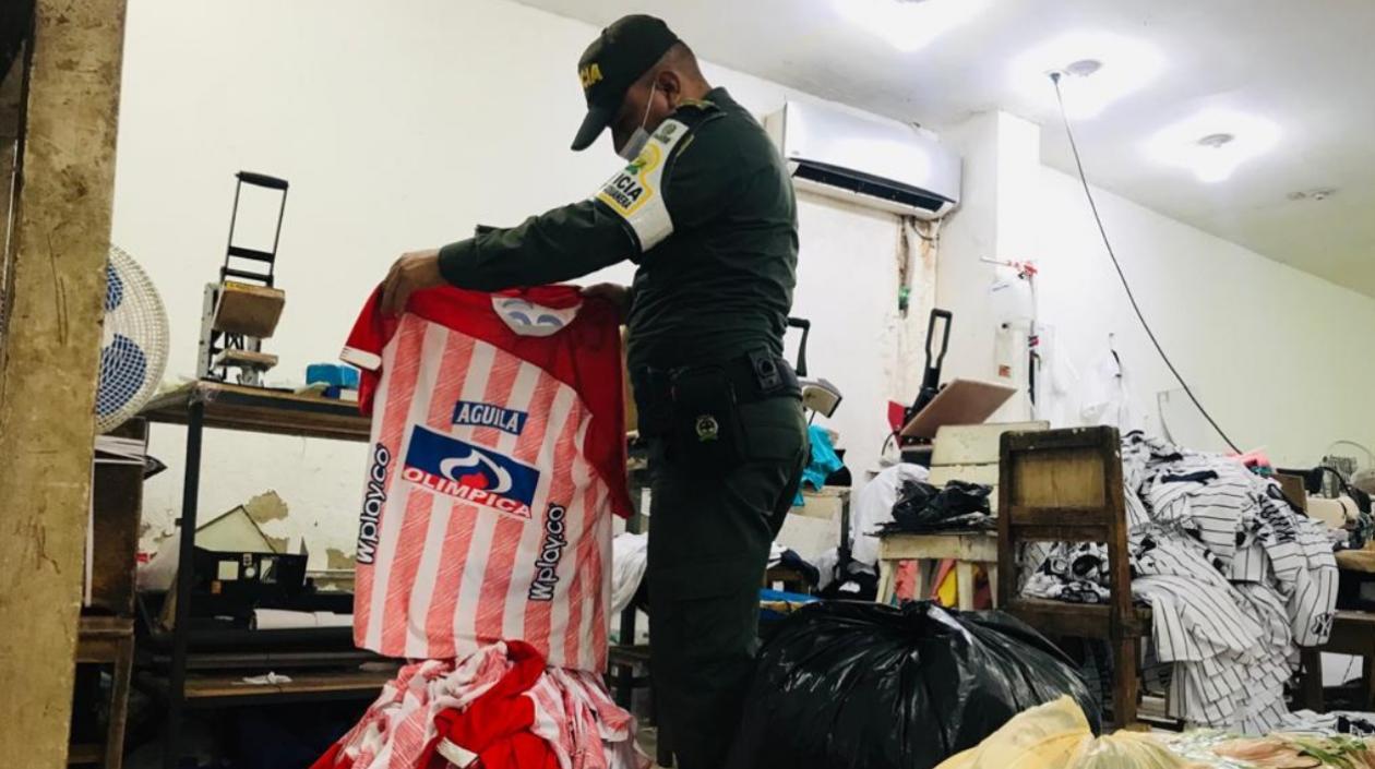 Camisetas decomisadas. 