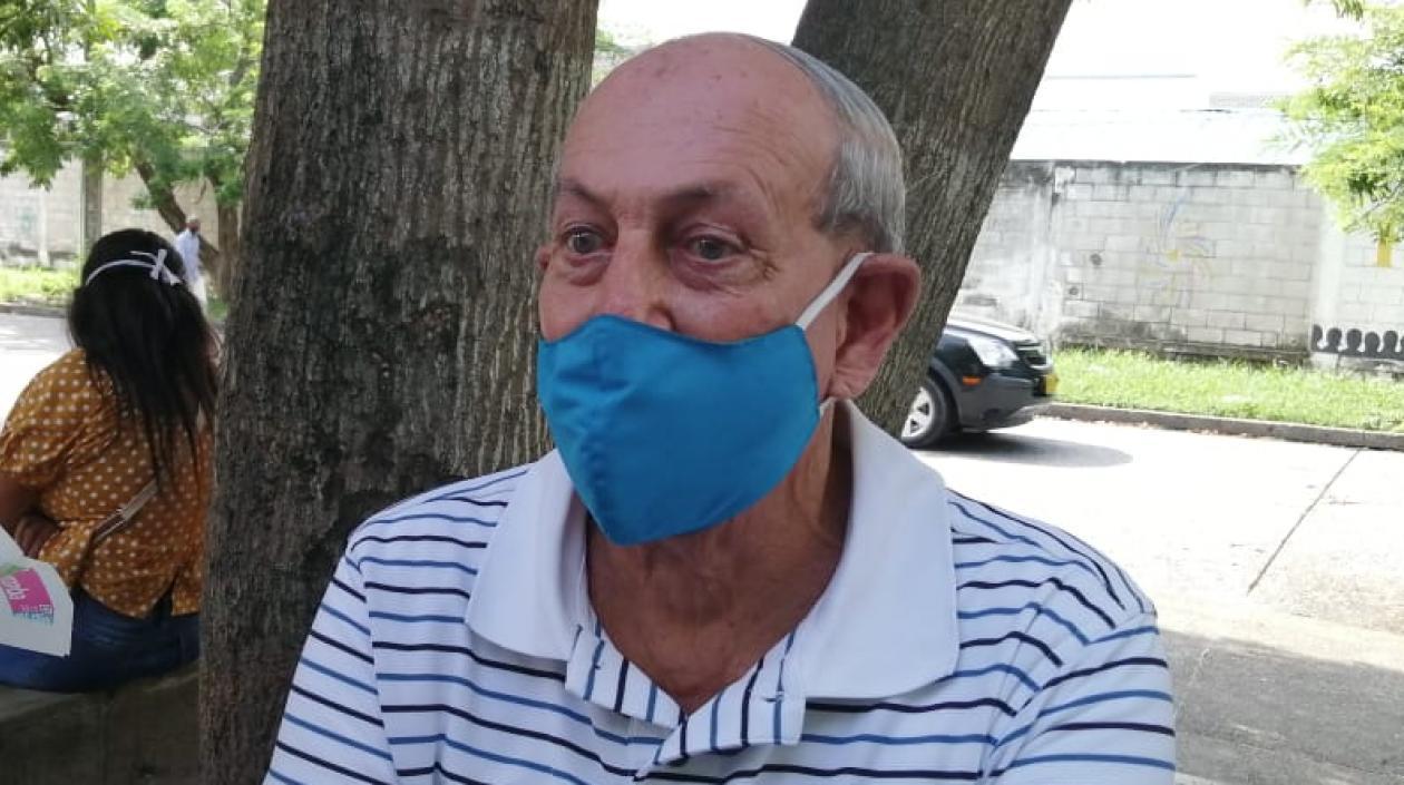 Fernando Salas, hermano de  Armando Salas Senior. 