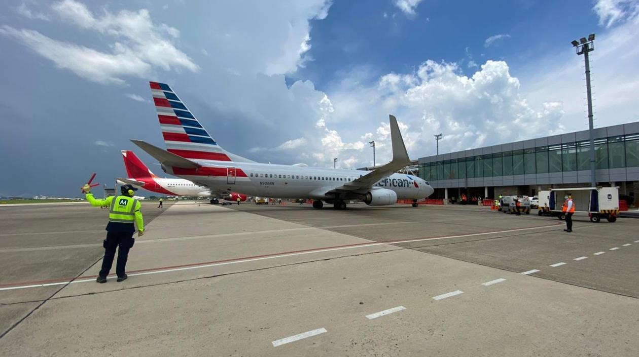 Aterrizaje del primer vuelo internacional en el Cortissoz tras la cuarentena.