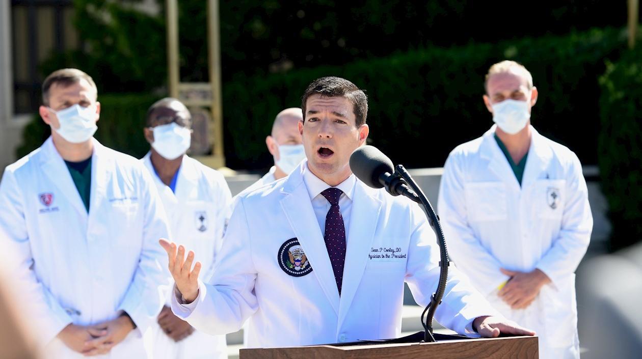 El médico Sean P. Conley ofrece una actualización sobre la condición de salud del presidente Donald J. Trump.