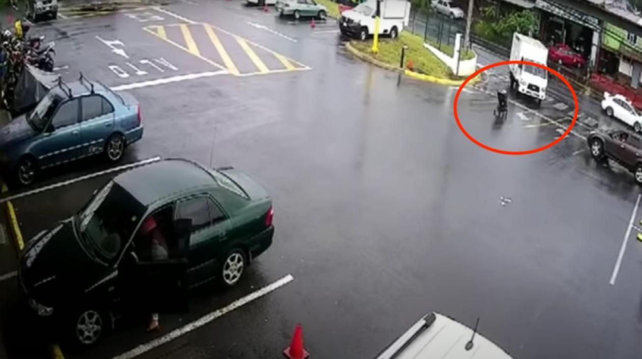 Momento en que el coche se movía fuera de control. 