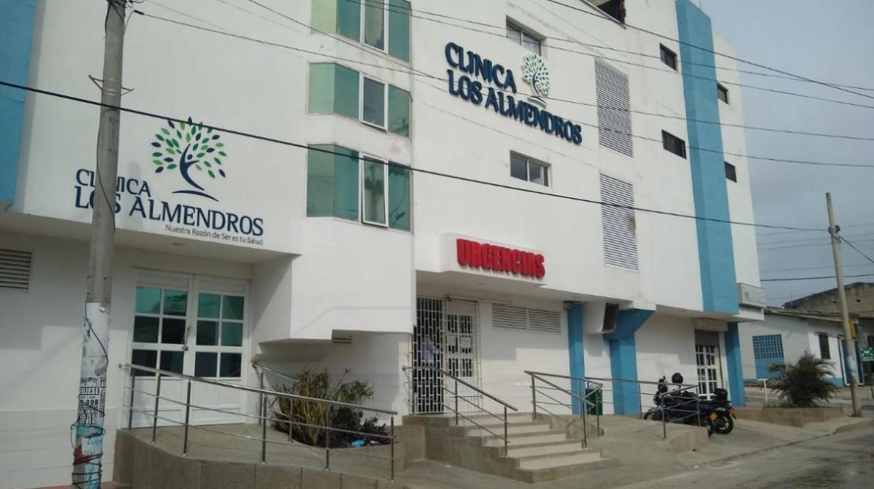 El herido fue trasladado a la Clínica Los Almendros.