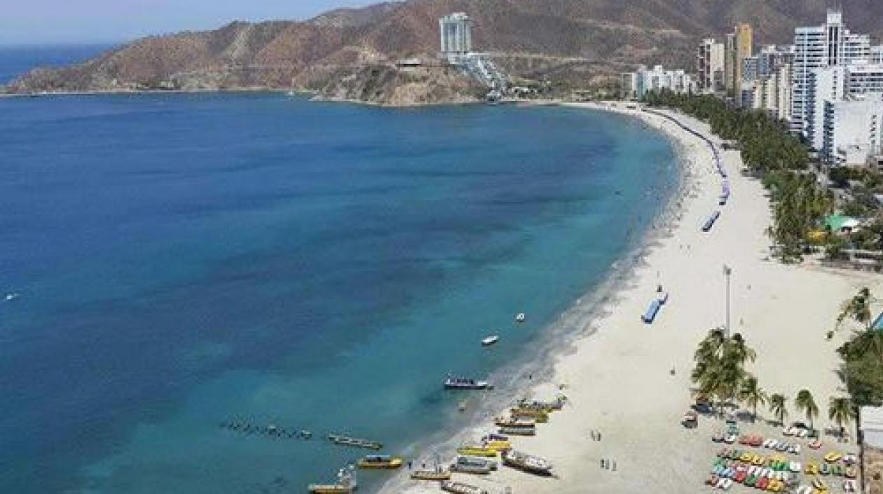 La playa de El Rodadero estará abierta  en dos turnos. 