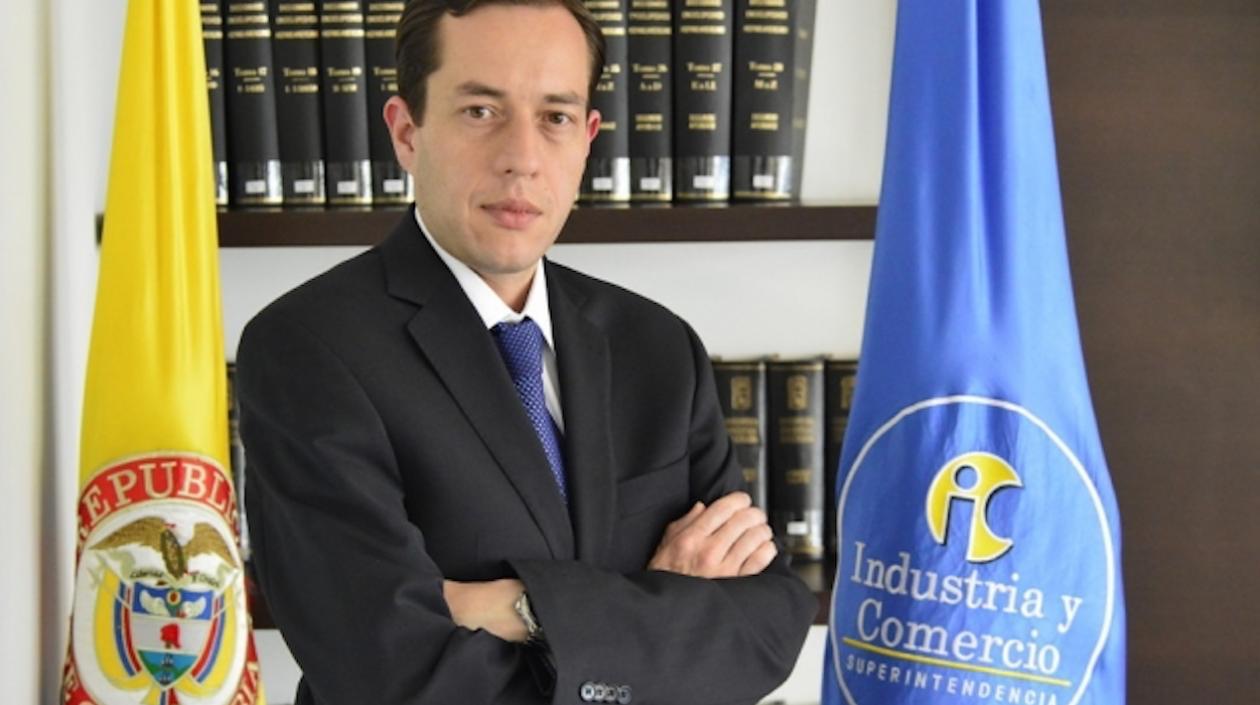 Superintentende de Industria y Comercio, Andrés Barreto.