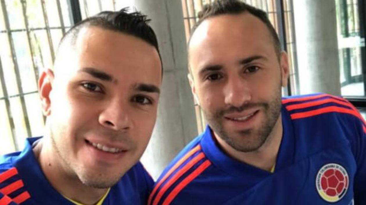 Eder Chaux, en una foto con David Ospina.