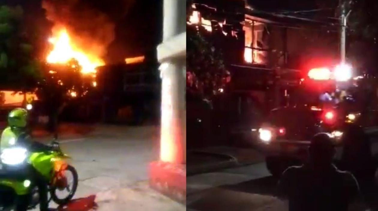 El incendio se presentó pasada la medianoche de este viernes. 
