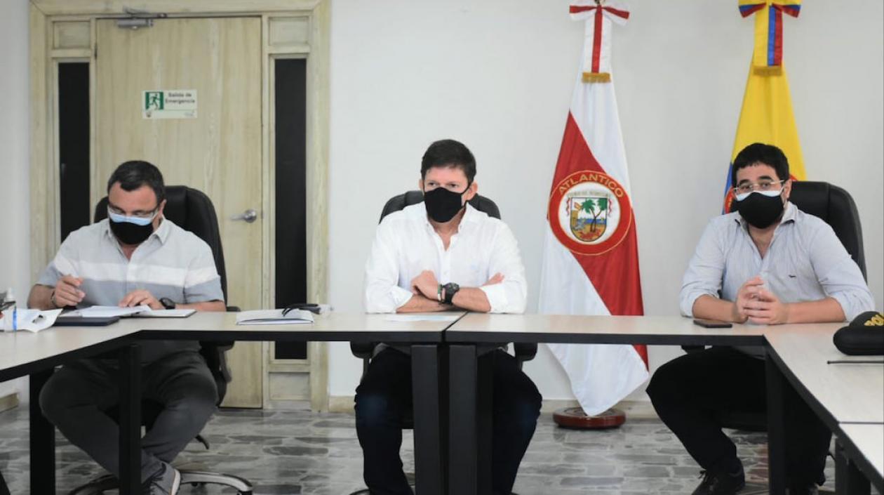 El Ministro de Justicia Wilson Ruiz reunido el día del partido en Barranquilla con funcionarios del Atlántico.