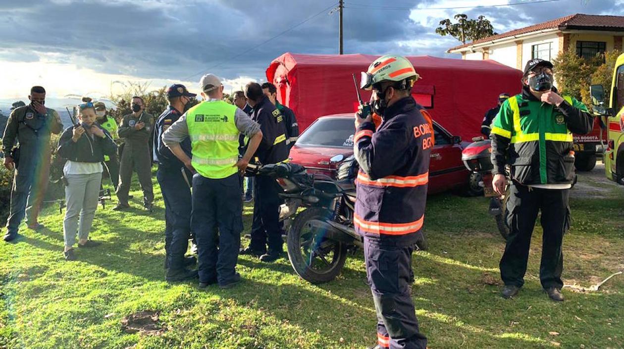 Organismos de socorro atentos al rescate.