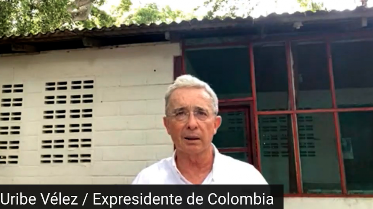 Expresidente Álvaro Uribe rompió su silencio tras la libertad concedida por una juez.