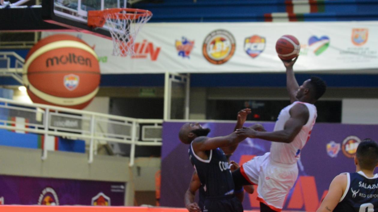 Juan Diego Tello, una de las figuras de Titanes en el debut.