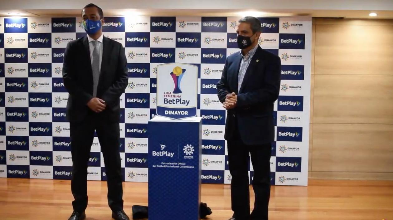 Este es el logo que representa a la Liga Femenina. 