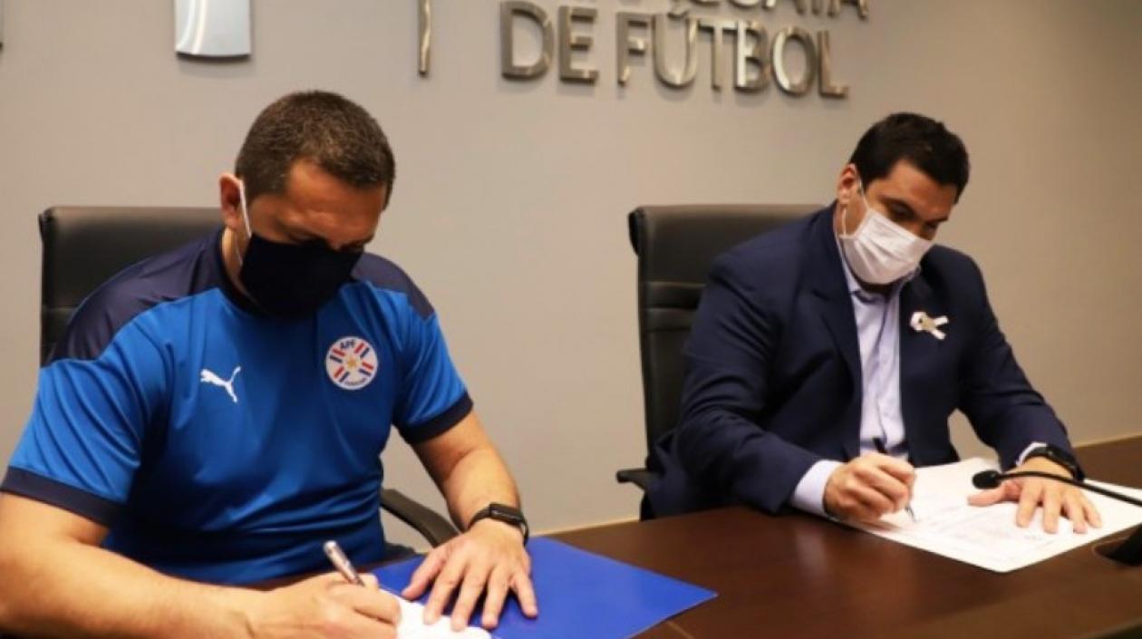 Aldo Bobadilla, técnico paraguayo. 