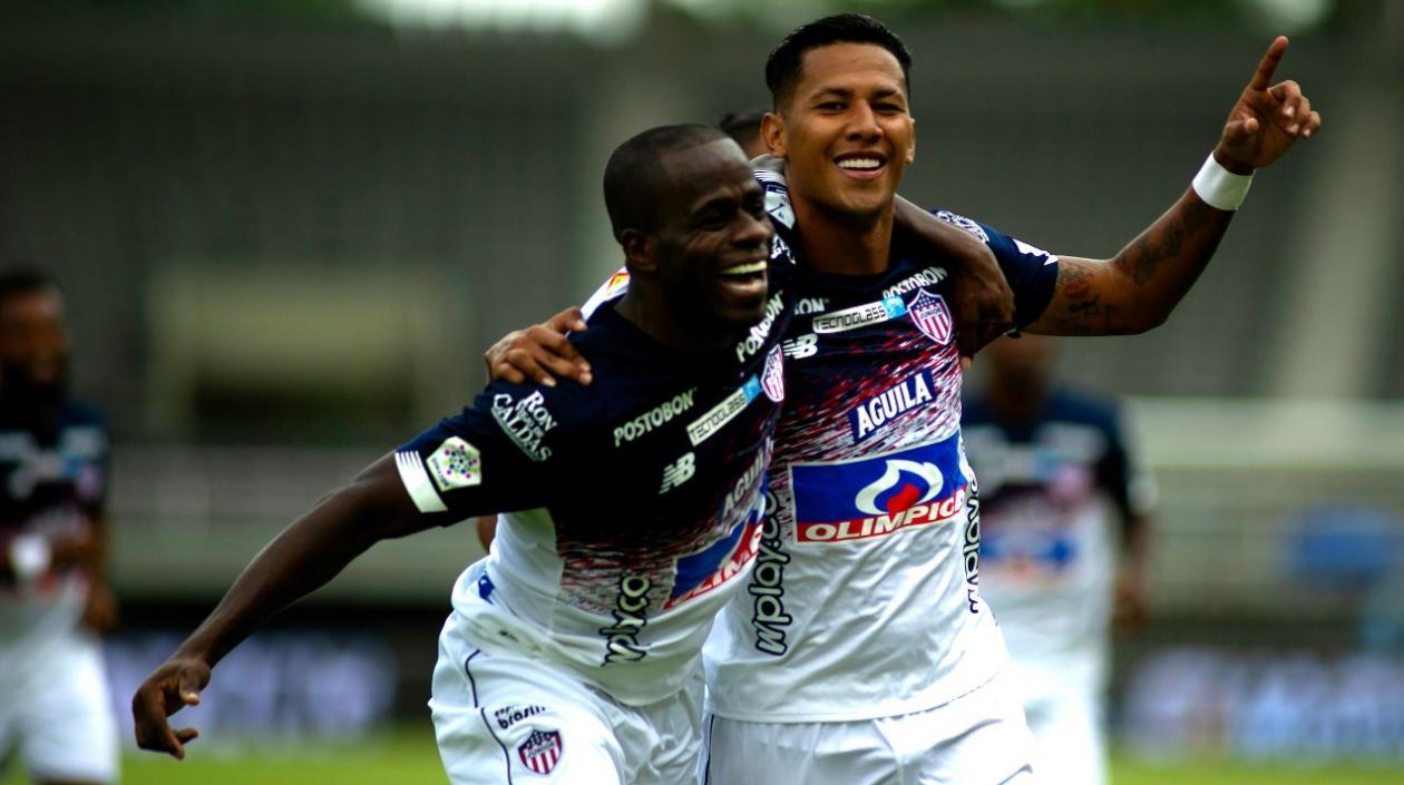 Celebración del gol de James Sánchez. 