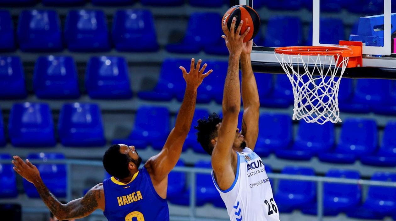 Jaime Echenique anota durante el partido. 
