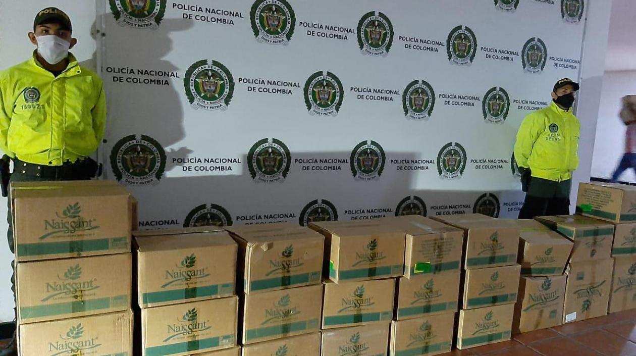 Las cajas con los productos de belleza que fueron recuperados. 