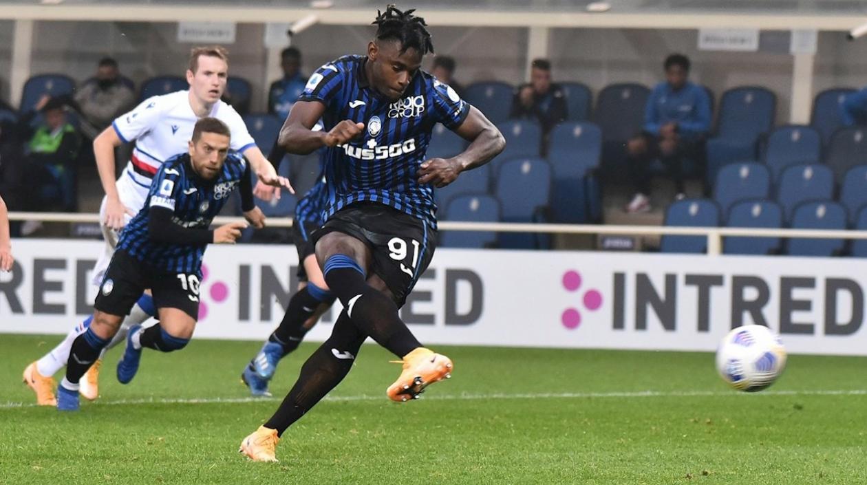 Duván Zapata, delantero colombiano. 