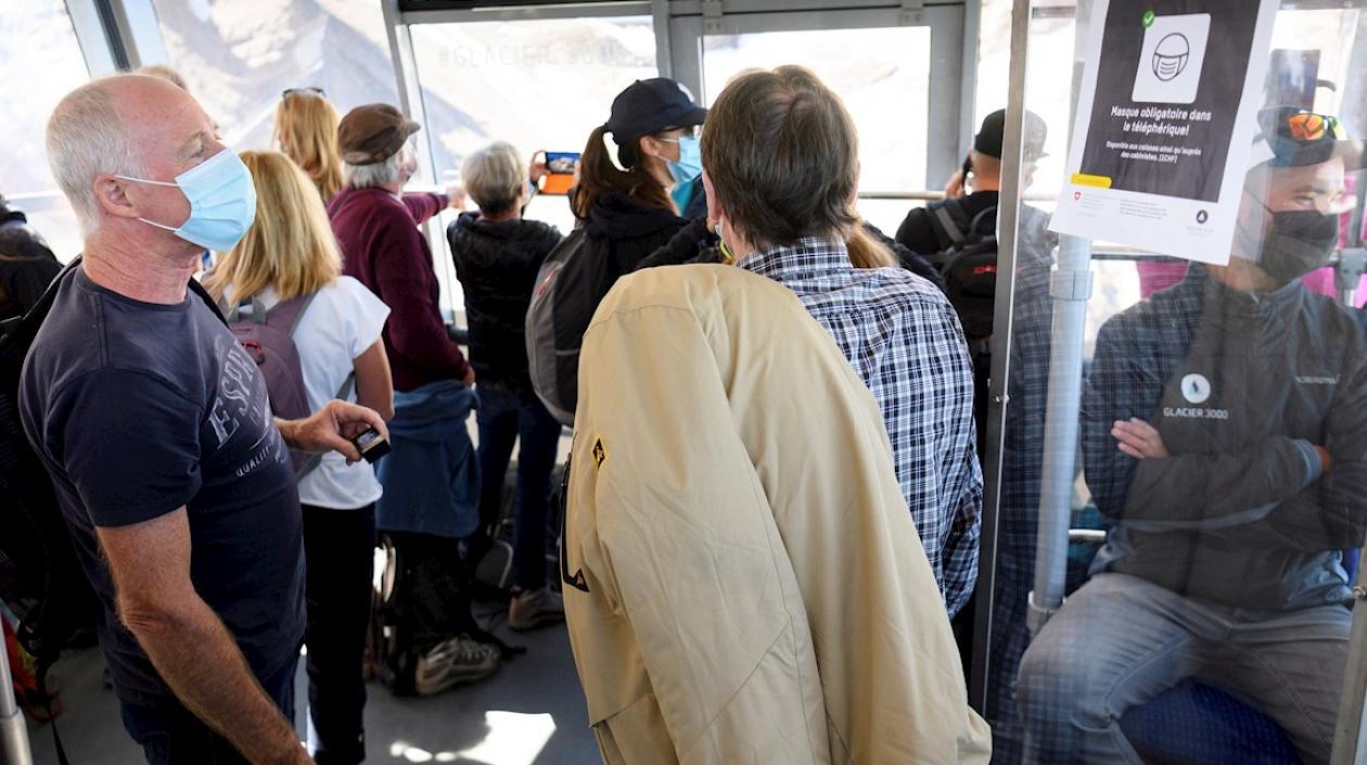 Expertos dicen que ha que hacer sacrificios individuales en la pandemia.