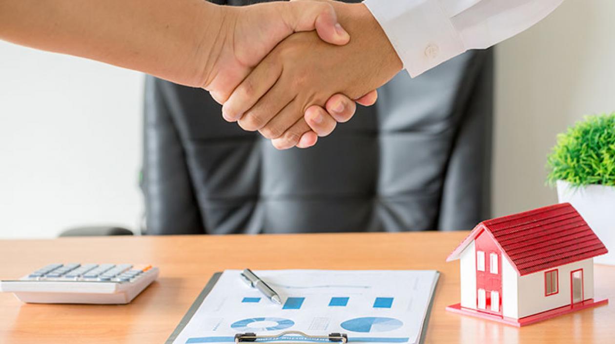 El monto de la renta periódica será determinado por cada entidad aseguradora.