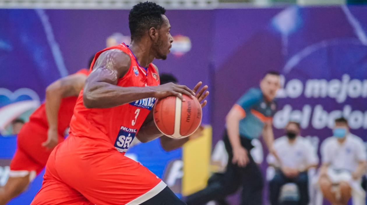 Juan Diego Tello, alero de los Titanes. 