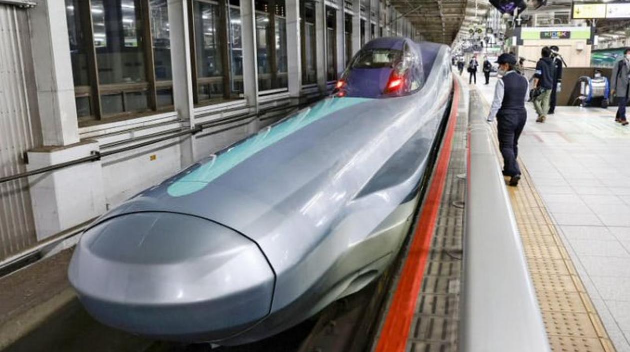 Este tren bala puede llegar a alcanzar hasta los 400 km/h sin pasajeros.