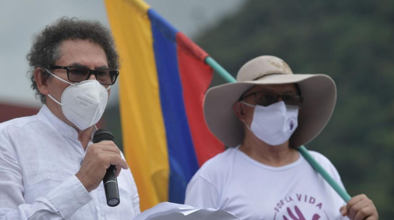 'Pastor Alape' tomó la vocería de los exguerrilleros en la ceremonia del perdón por los secuestros en el Meta.