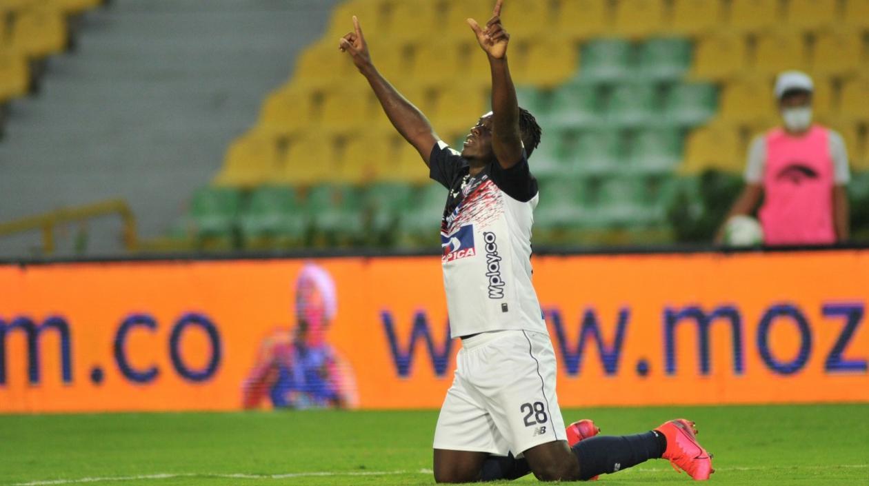 Edwuin Cetré celebra uno de sus goles ante Cúcuta. 