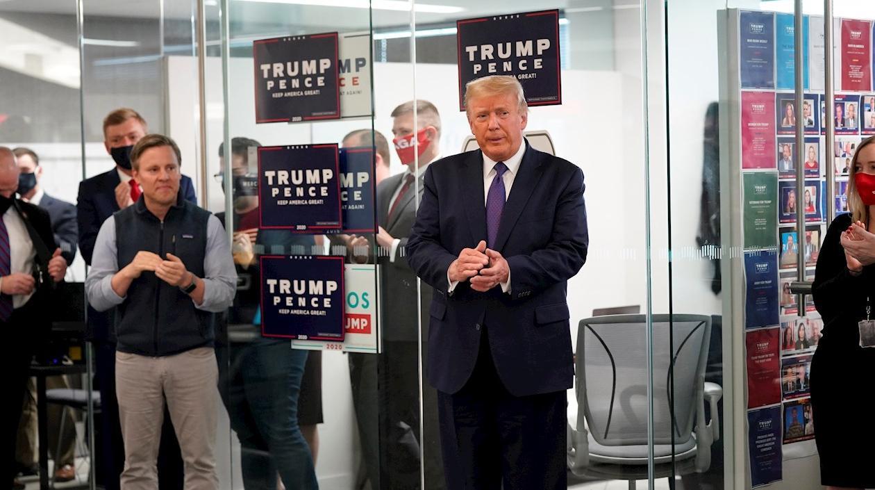 El presidente Donald J. Trump visitó una sede de su campaña en Arlington, Virginia.