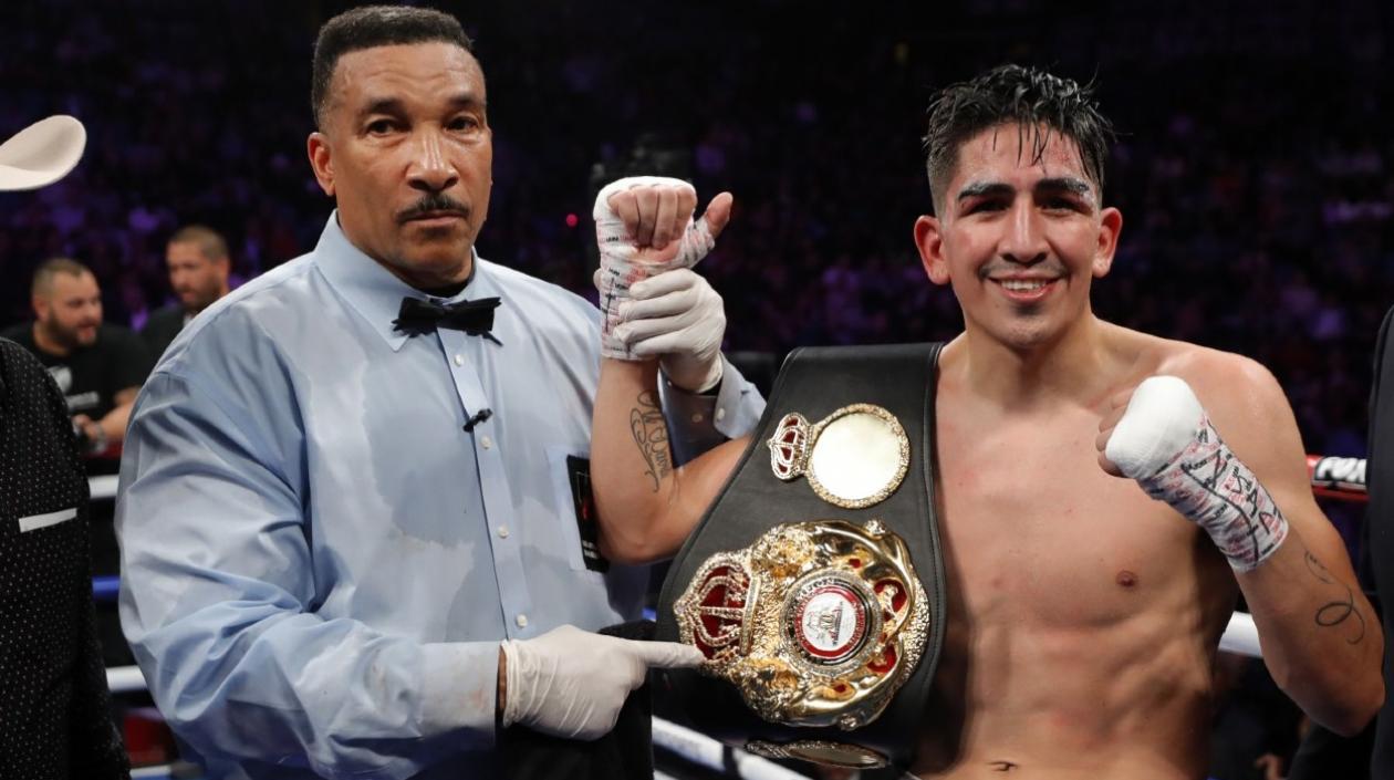 Leo Santa Cruz, boxeador mexicano. 