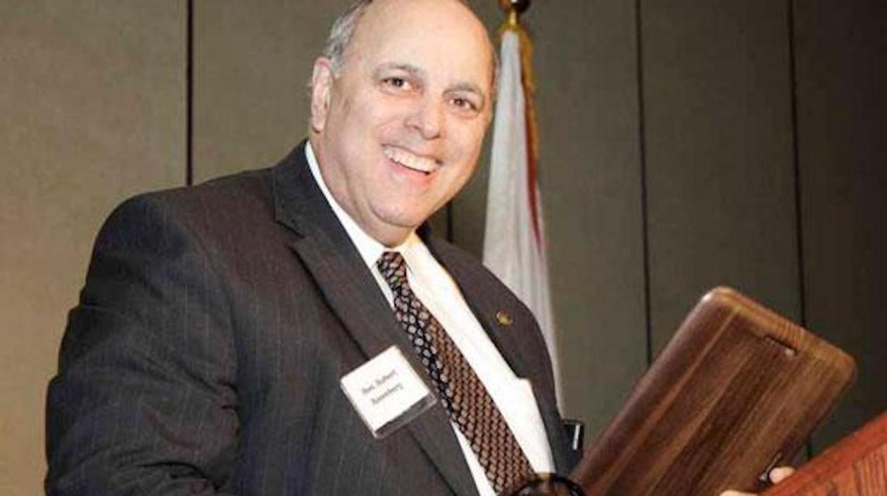 Robert Rosenberg, juez retirado.