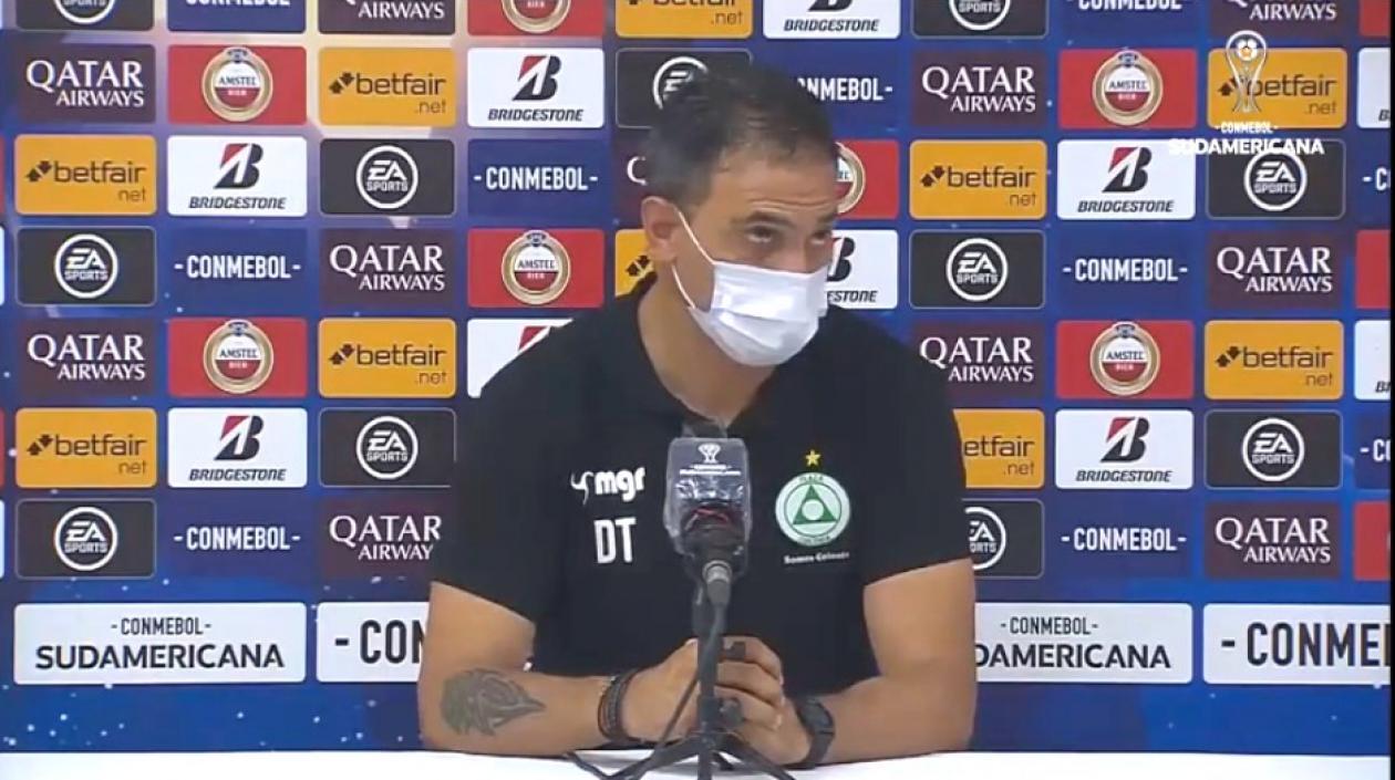 Víctor Rosas, DT de Plaza Colonia.