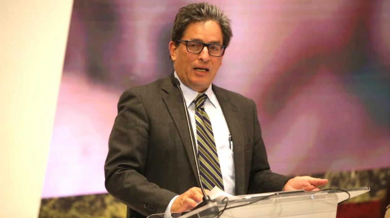 Alberto Carrasquilla, Ministro de Hacienda.