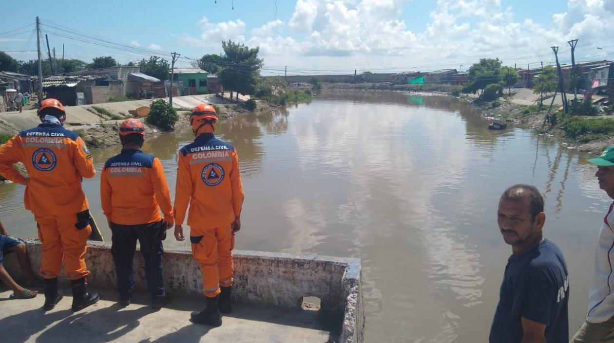Defensa Civil busca su cuerpo.