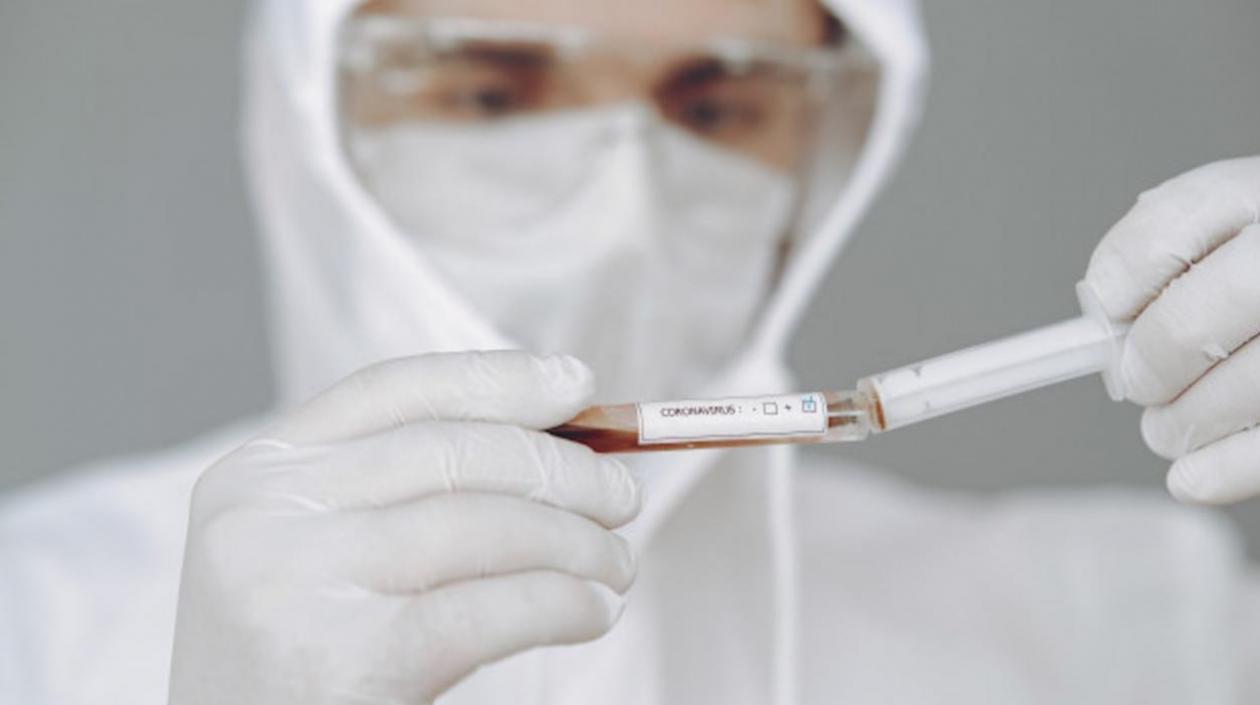 Los casos de Covid-19 en Colombia bajaron este lunes.