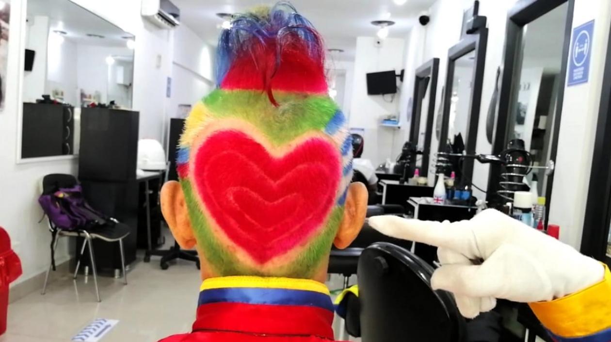 Gustavo Llanos, 'el Cole', luce su nuevo corte. 